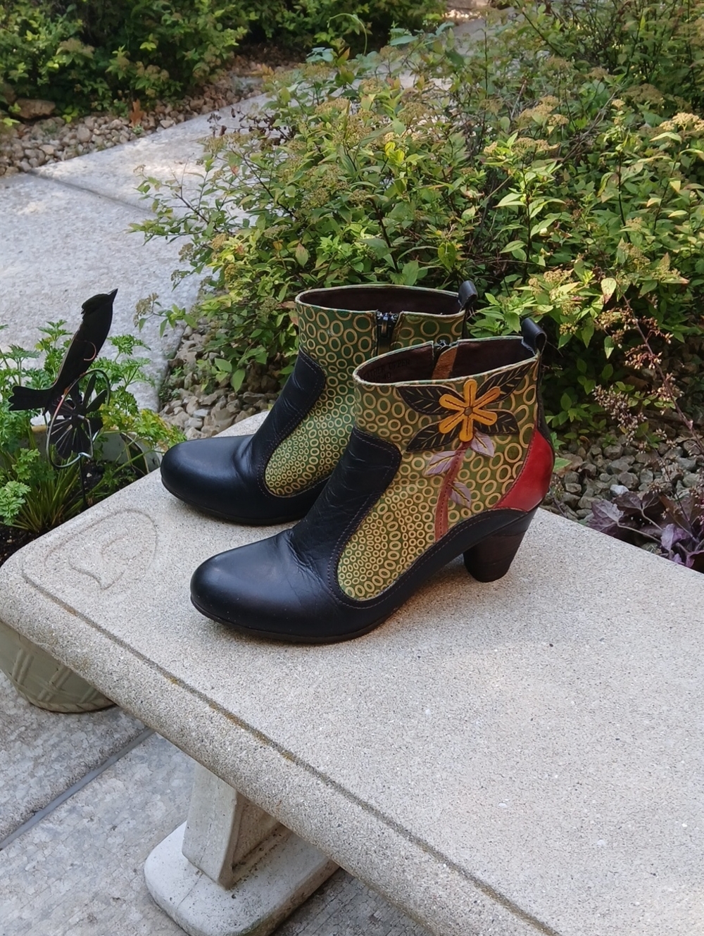 L'Artiste by Spring Step "Dramatic" Floral Leather Ankle Boots. Sz40(9) - Picture 9 of 14